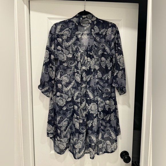 Papillon Sheer Tunic Shirtdress - Picture 3 of 4